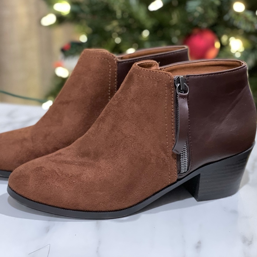 NWOT SODA Two Tone Women’s Booties Brown 7